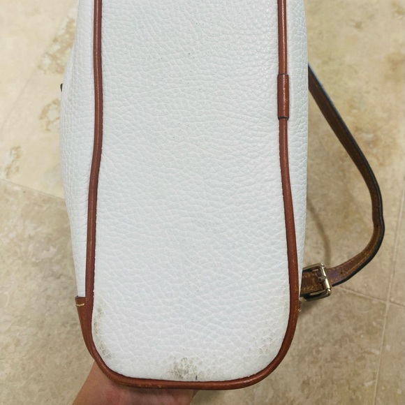 Dooney & Bourke white shoulder purse - Picture 9 of 9
